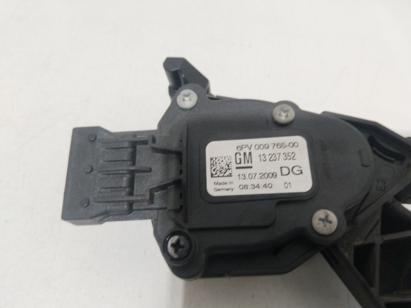 Recambio de pedal acelerador para opel insignia a (g09) 2.0 cdti (68) referencia OEM IAM 13237352  