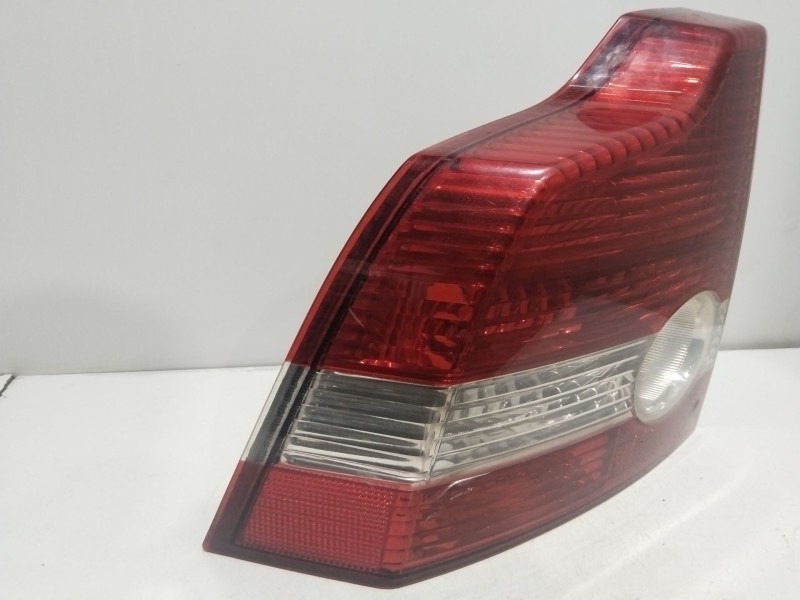 Recambio de piloto trasero izquierdo para volvo s40 berlina momentum referencia OEM IAM 30698912  