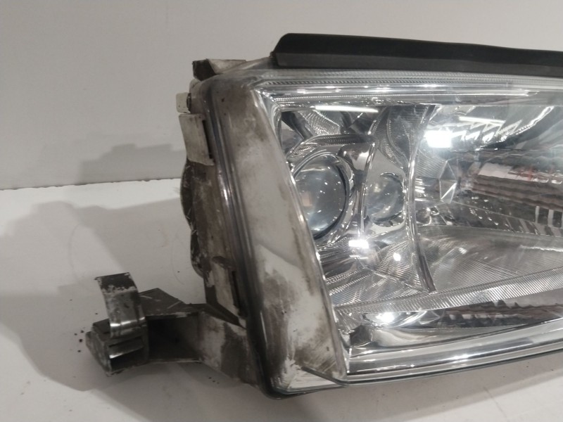 Recambio de faro derecho para skoda octavia berlina (1u2) tour referencia OEM IAM 1EL01020202  