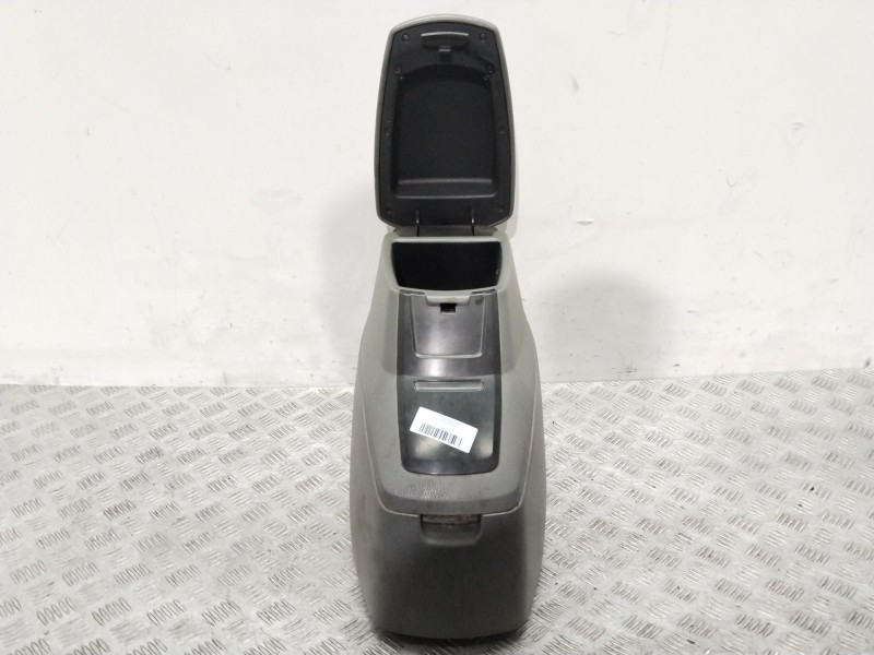Recambio de consola central para ssangyong rodius i 2.7 xdi referencia OEM IAM   
