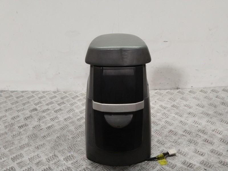 Recambio de consola central para ssangyong rodius i 2.7 xdi referencia OEM IAM   