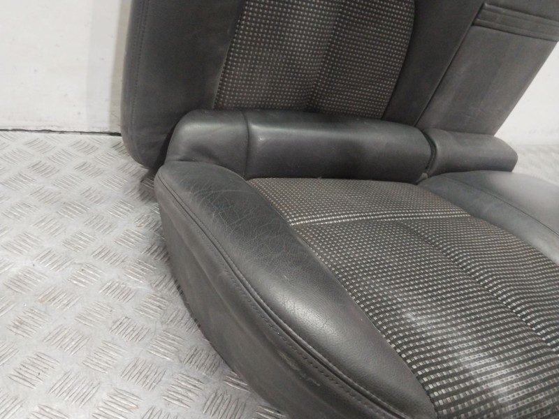 Recambio de asiento trasero derecho para peugeot 407 st confort referencia OEM IAM  NEGRO 