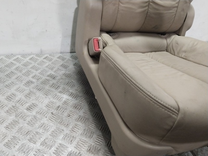 Recambio de asientos tercera fila para kia carnival 2.7 v6 emotion referencia OEM IAM   