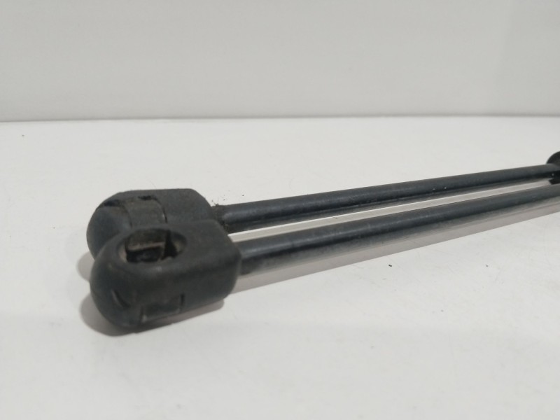 Recambio de amortiguadores maletero / porton para fiat bravo (182) referencia OEM IAM   