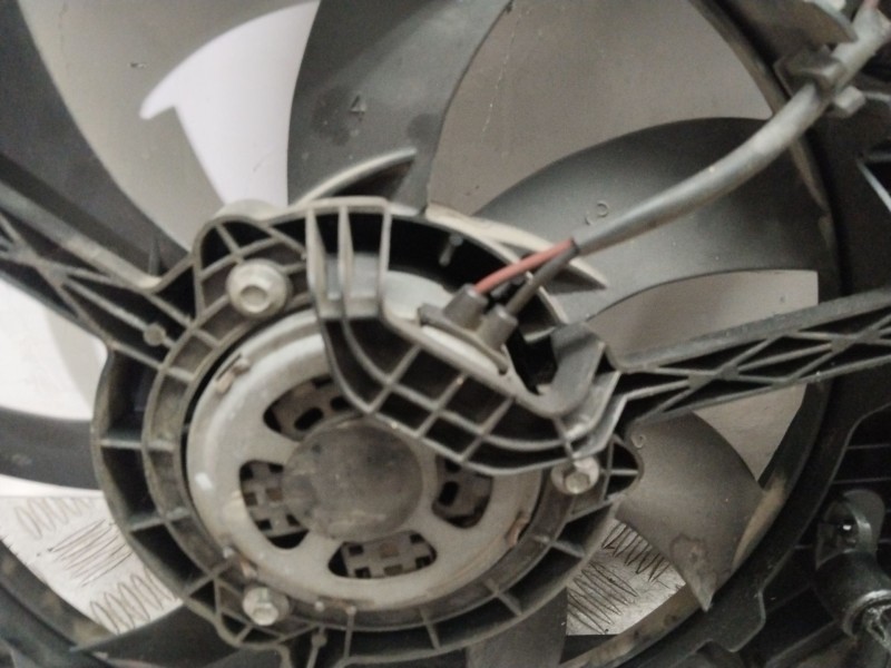 Recambio de electroventilador para opel insignia a (g09) 2.0 cdti (68) referencia OEM IAM 13300195  