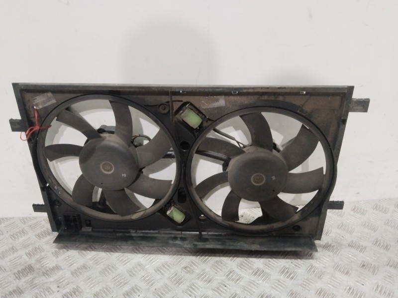 Recambio de electroventilador para opel insignia a (g09) 2.0 cdti (68) referencia OEM IAM 13300195  