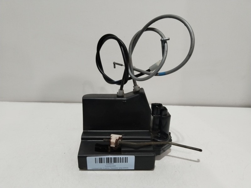 Recambio de cerradura puerta trasera izquierda para ssangyong rodius i 2.7 xdi referencia OEM IAM 7131021004  