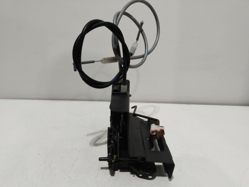 Recambio de cerradura puerta trasera izquierda para ssangyong rodius i 2.7 xdi referencia OEM IAM 7131021004  