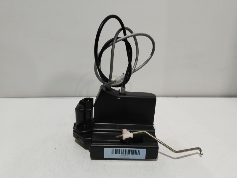 Recambio de cerradura puerta trasera derecha para ssangyong rodius i 2.7 xdi referencia OEM IAM 7132021004  