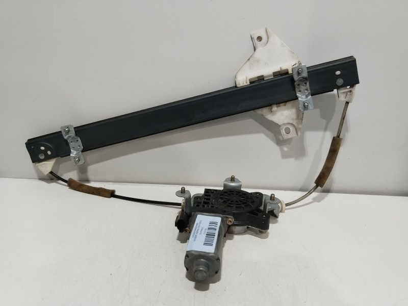 Recambio de elevalunas trasero derecho para ssangyong rodius i 2.7 xdi referencia OEM IAM 7334021001  