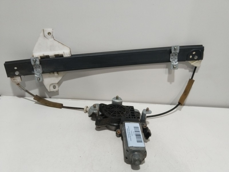 Recambio de elevalunas trasero izquierdo para ssangyong rodius i 2.7 xdi referencia OEM IAM 7333021001  