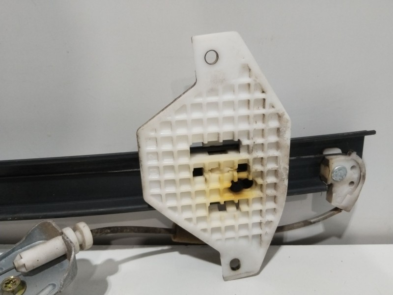 Recambio de elevalunas trasero izquierdo para ssangyong rodius i 2.7 xdi referencia OEM IAM 7333021001  