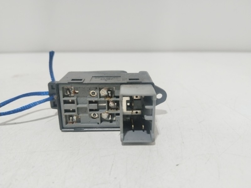 Recambio de mando elevalunas trasero derecho para ssangyong rodius i 2.7 xdi referencia OEM IAM 8584021100HBJ  