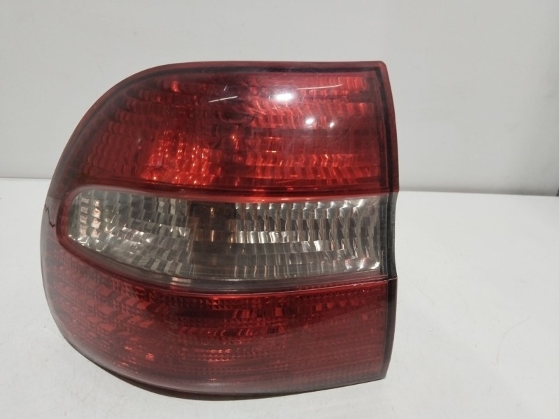 Recambio de piloto trasero izquierdo para volvo v40 station wagon (645) 1.9 di referencia OEM IAM 285901  