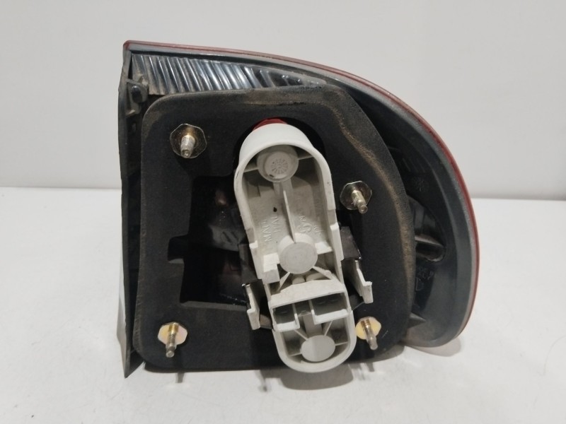 Recambio de piloto trasero izquierdo para volvo v40 station wagon (645) 1.9 di referencia OEM IAM 285901  