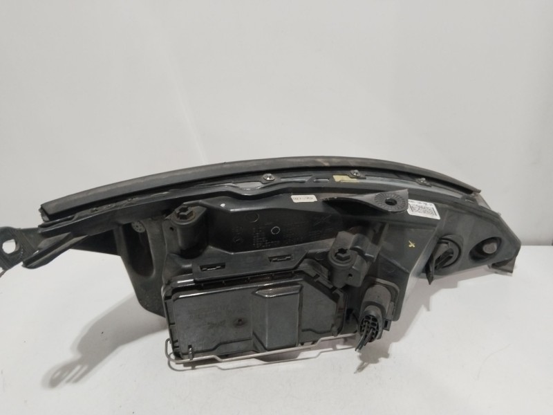 Recambio de faro izquierdo para ford focus i sedán (dfw) 1.6 16v referencia OEM IAM 2M5113W030BD  
