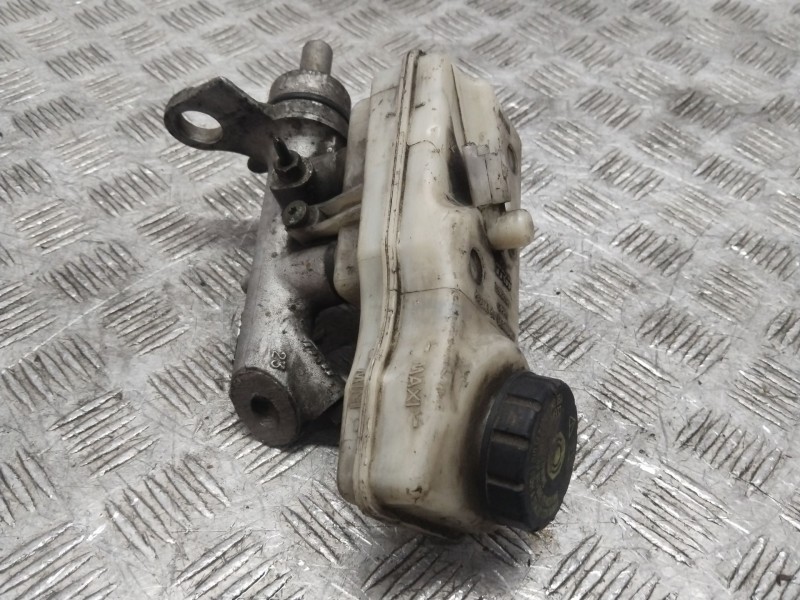 Recambio de bomba freno para renault megane ii classic berlina confort authentique referencia OEM IAM 242879  