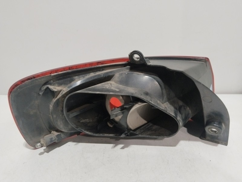 Recambio de piloto trasero derecho para fiat croma (194_) 2.4 d multijet referencia OEM IAM 51727249  