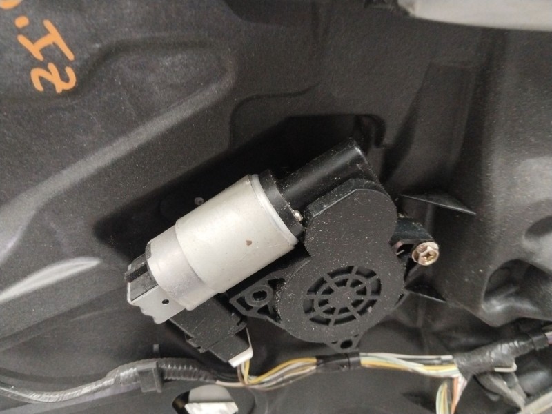 Recambio de elevalunas delantero izquierdo para mazda 3 (bk) 1.6 (bk14) referencia OEM IAM BP4K5997XD  