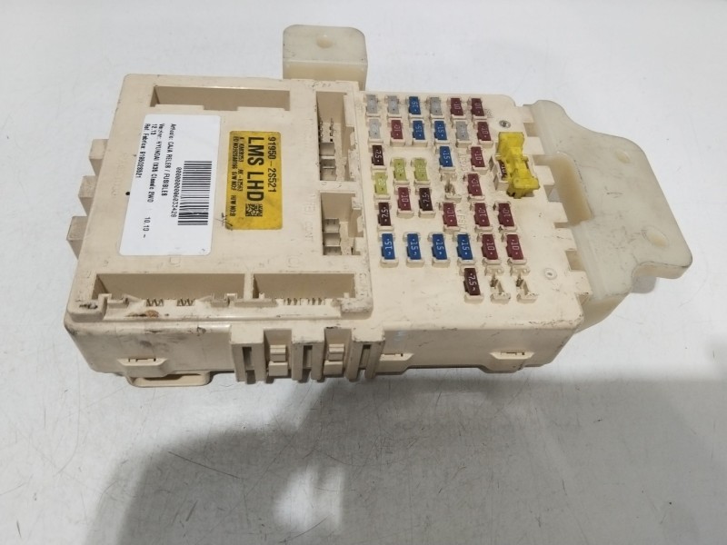 Recambio de caja reles / fusibles para hyundai ix35 classic 2wd referencia OEM IAM 919502S521  