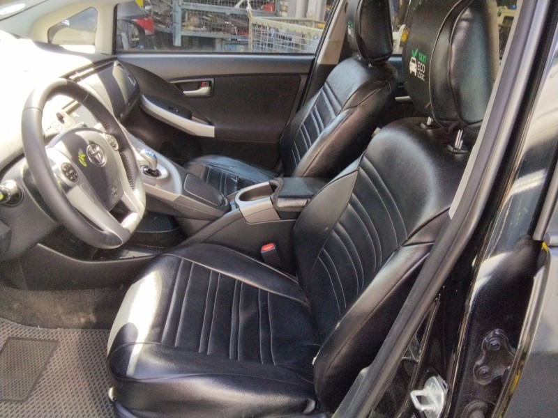 toyota prius (_w3_) del año 2015