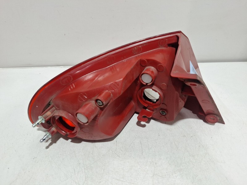 Recambio de piloto trasero derecho para chevrolet lacetti (j200) 2.0 d referencia OEM IAM 201193R  