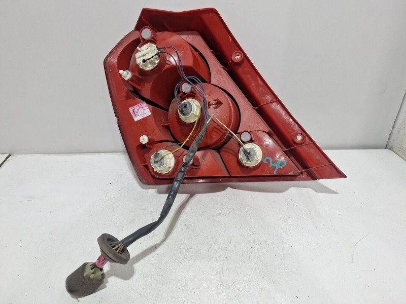 Recambio de piloto trasero derecho para daewoo kalos (klas) 1.2 referencia OEM IAM 300267R  