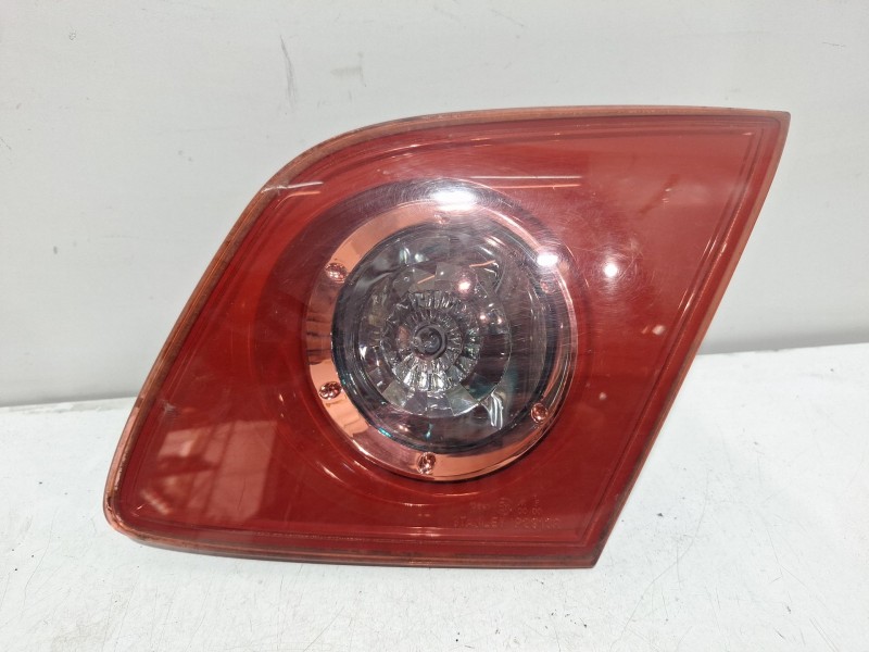 Recambio de piloto porton trasero derecho para mazda 3 (bk) 1.6 (bk14) referencia OEM IAM P2913R  