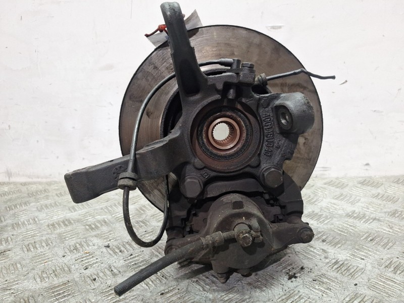 Recambio de mangueta delantera derecha para nissan almera tino (v10) 2.2 dci referencia OEM IAM 40014BU000  