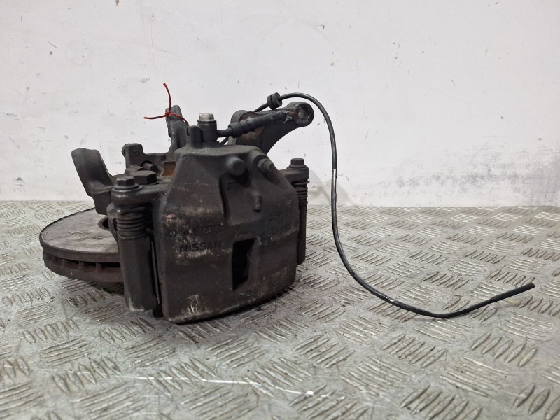 Recambio de mangueta delantera izquierda para nissan almera tino (v10) 2.2 dci referencia OEM IAM 40015BU000  