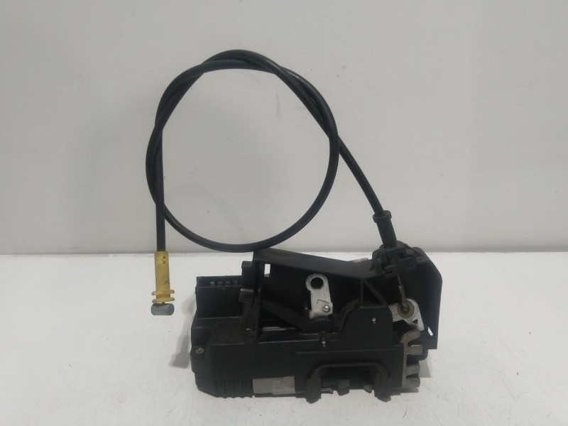 Recambio de cerradura puerta delantera izquierda para opel vivaro tour referencia OEM IAM 91166233  
