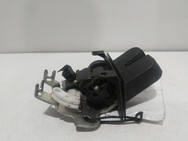 Recambio de cerradura maletero / porton para seat toledo (kg3) reference referencia OEM IAM 5JA827520  