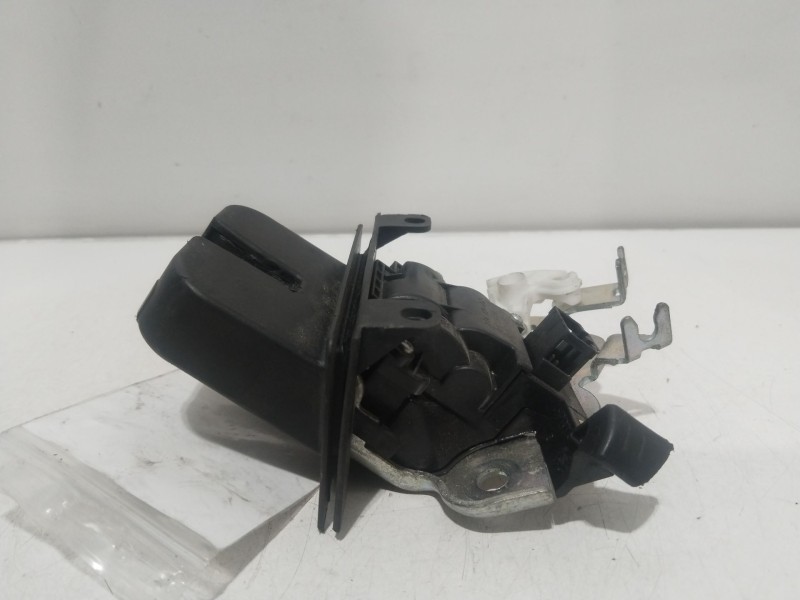 Recambio de cerradura maletero / porton para seat toledo (kg3) reference referencia OEM IAM 5JA827520  