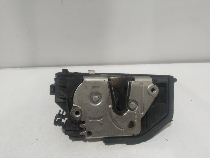 Recambio de cerradura puerta trasera derecha para bmw serie 1 berlina (e81/e87) 118d referencia OEM IAM 51227202148  
