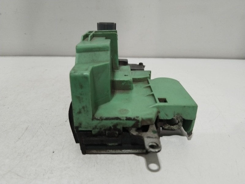 Recambio de cerradura puerta delantera derecha para fiat linea (110) easy referencia OEM IAM 0051910173  