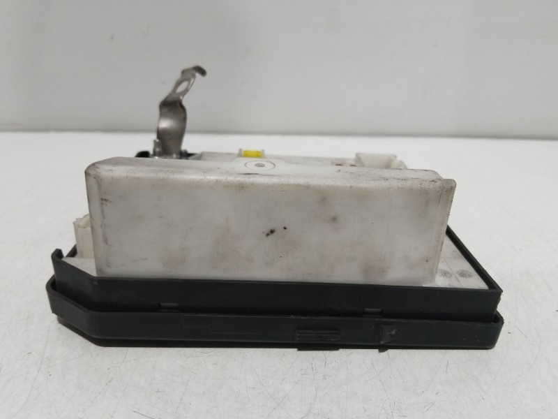 Recambio de caja reles / fusibles para renault kangoo (f/kc0) base / base authentique referencia OEM IAM 8201044237  