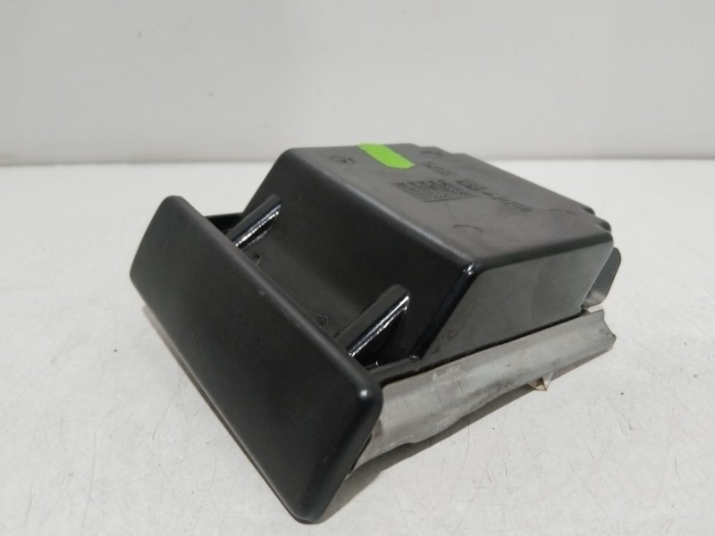 Recambio de cenicero para opel agila básico referencia OEM IAM 09216601  