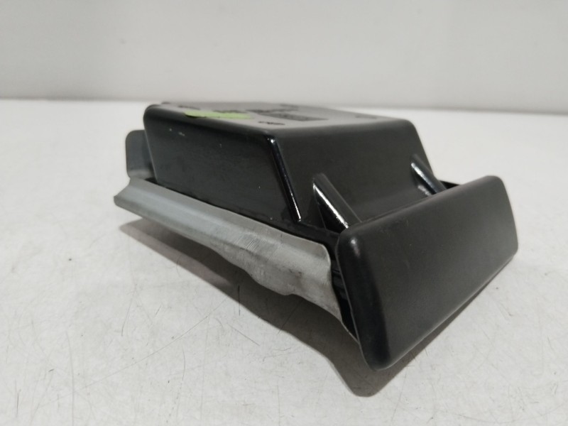 Recambio de cenicero para opel agila básico referencia OEM IAM 09216601  