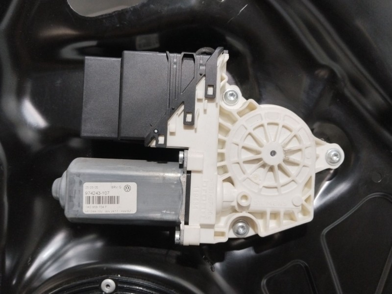Recambio de elevalunas trasero derecho para volkswagen passat b6 (3c2) 2.0 tdi 16v referencia OEM IAM 3C4839756F  