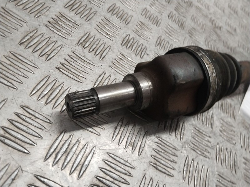 Recambio de transmision delantera izquierda para nissan primera hatchback (p12) 1.8 referencia OEM IAM 39101AU310  