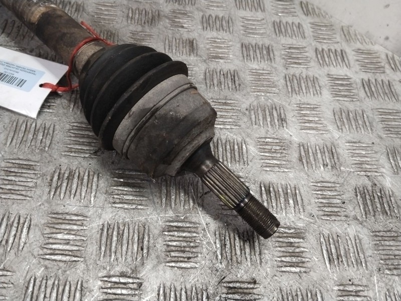 Recambio de transmision delantera izquierda para nissan primera hatchback (p12) 1.8 referencia OEM IAM 39101AU310  