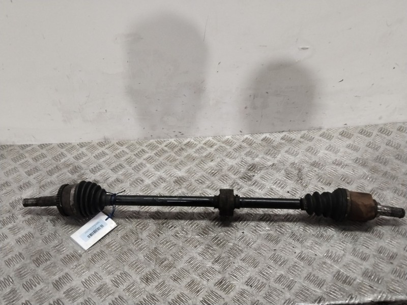 Recambio de transmision delantera derecha para nissan primera hatchback (p12) 1.8 referencia OEM IAM 39100AU310  