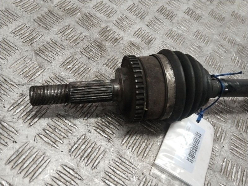 Recambio de transmision delantera derecha para nissan primera hatchback (p12) 1.8 referencia OEM IAM 39100AU310  