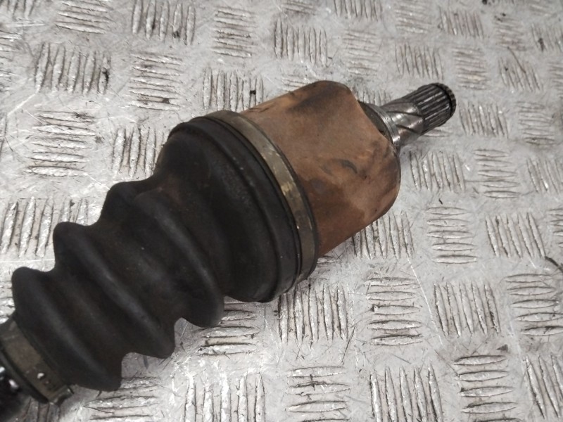 Recambio de transmision delantera derecha para nissan primera hatchback (p12) 1.8 referencia OEM IAM 39100AU310  