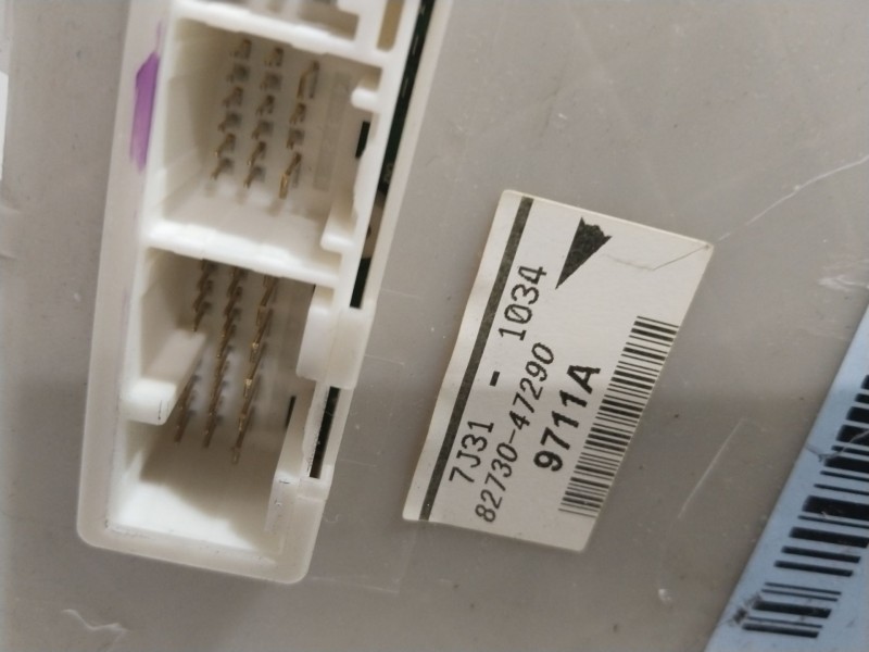 Recambio de caja reles / fusibles para toyota prius liftback (_w2_) 1.5 hybrid (nhw20_) referencia OEM IAM 8273047290  