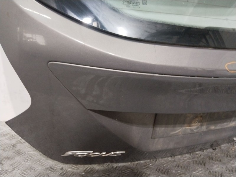 Recambio de porton trasero para ford focus berlina (cap) ghia referencia OEM IAM 2002017  