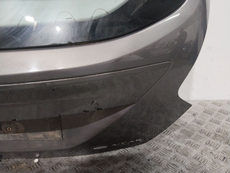 Recambio de porton trasero para ford focus berlina (cap) ghia referencia OEM IAM 2002017  