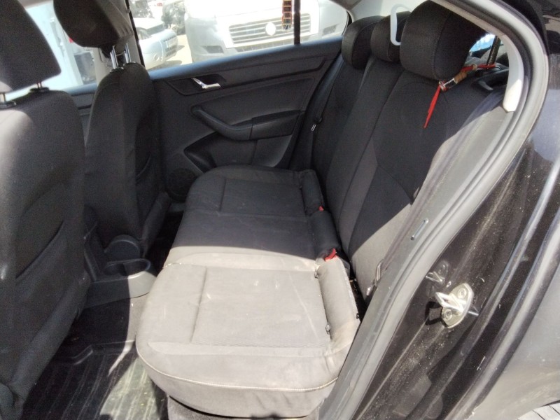 skoda rapid (nh3, nk3, nk6) del año 2015 skoda rapid (nh3, nk3, nk6) del año 2015
