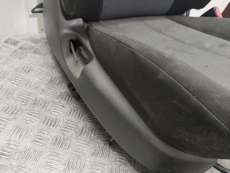 Recambio de asiento delantero derecho para mazda 2 (de_, dh_) 1.3 (de3fs) referencia OEM IAM   