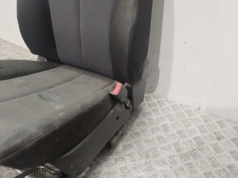 Recambio de asiento delantero derecho para mazda 2 (de_, dh_) 1.3 (de3fs) referencia OEM IAM   